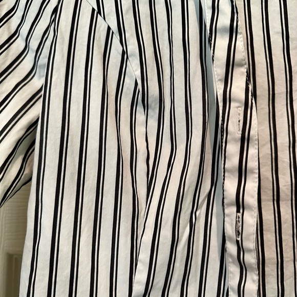 Women’s Express Button Down Shirt - Picture 3 of 4